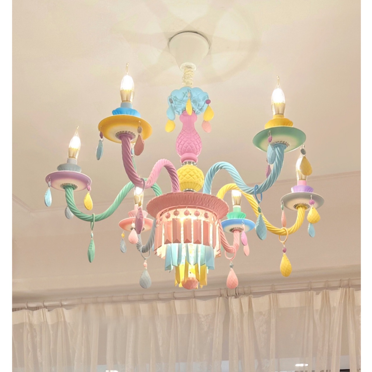 马卡龙儿童房吊灯北欧创意可爱公主房女孩卧室个性支吊灯具