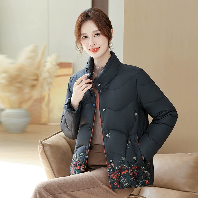 2024 Новая мама пуховик куртка топ короткий средний и пожилой пиджак хлопчатобумажная вышивка иностранная мама одежда осень-зима