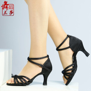 ��ɯ����������Ь Ů�и߸����x��Ь�����赸Ь�V����ЬĦ����Ь