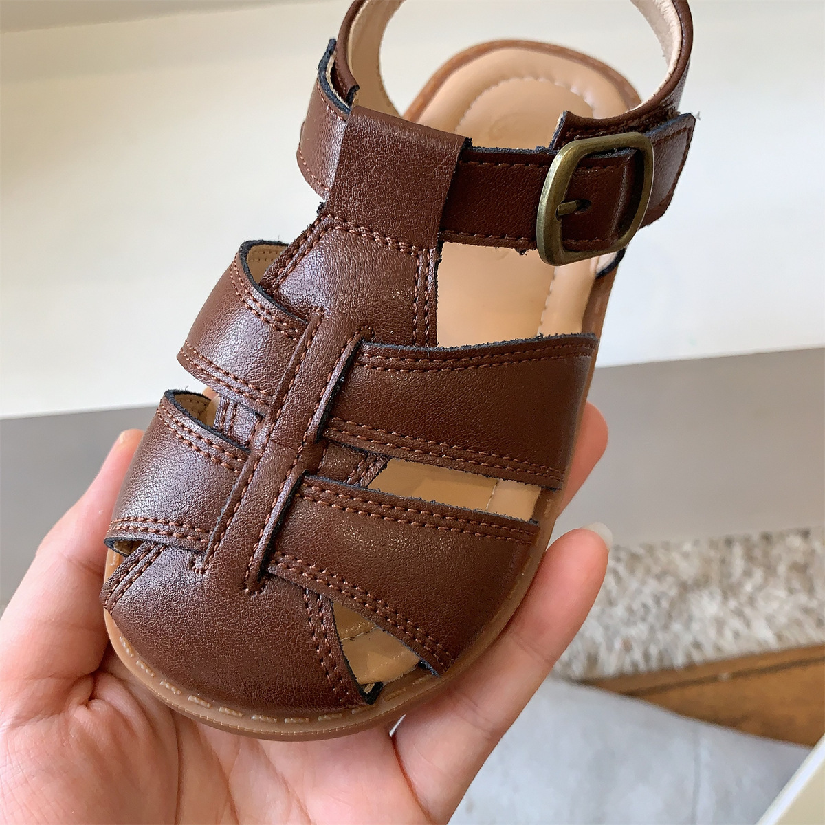 Zapatos de verano retro para niños, sandalias para niños, zapatos romanos para niñas, zapatos de playa de Baotou para niños tejidos transpirables huecos