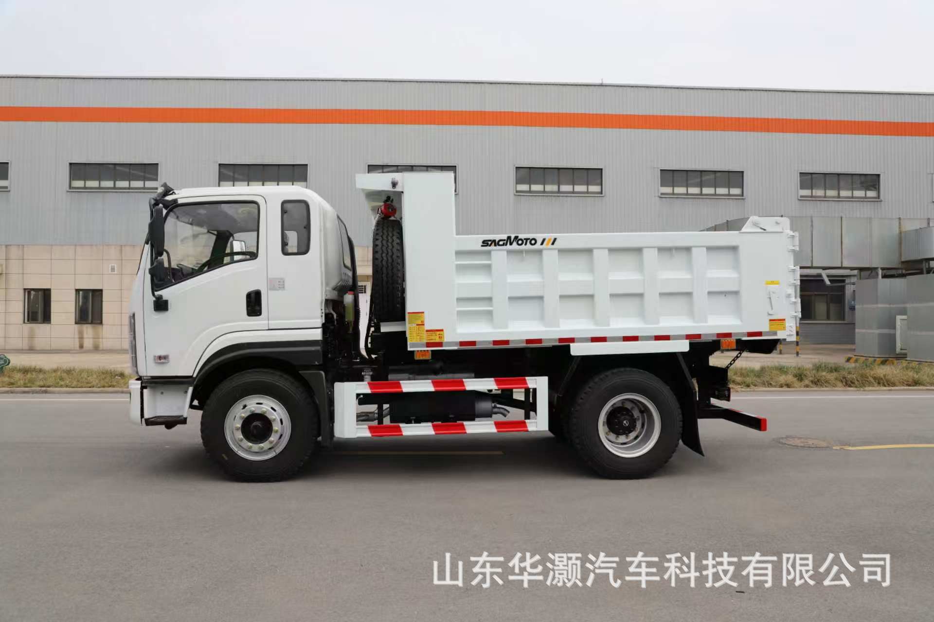 SHACMAN Cross-Border Version X9 Series 4x2 Medium-Duty Dump Truck, Construction Soil Tipper Truck, Supports Left and Right Steering