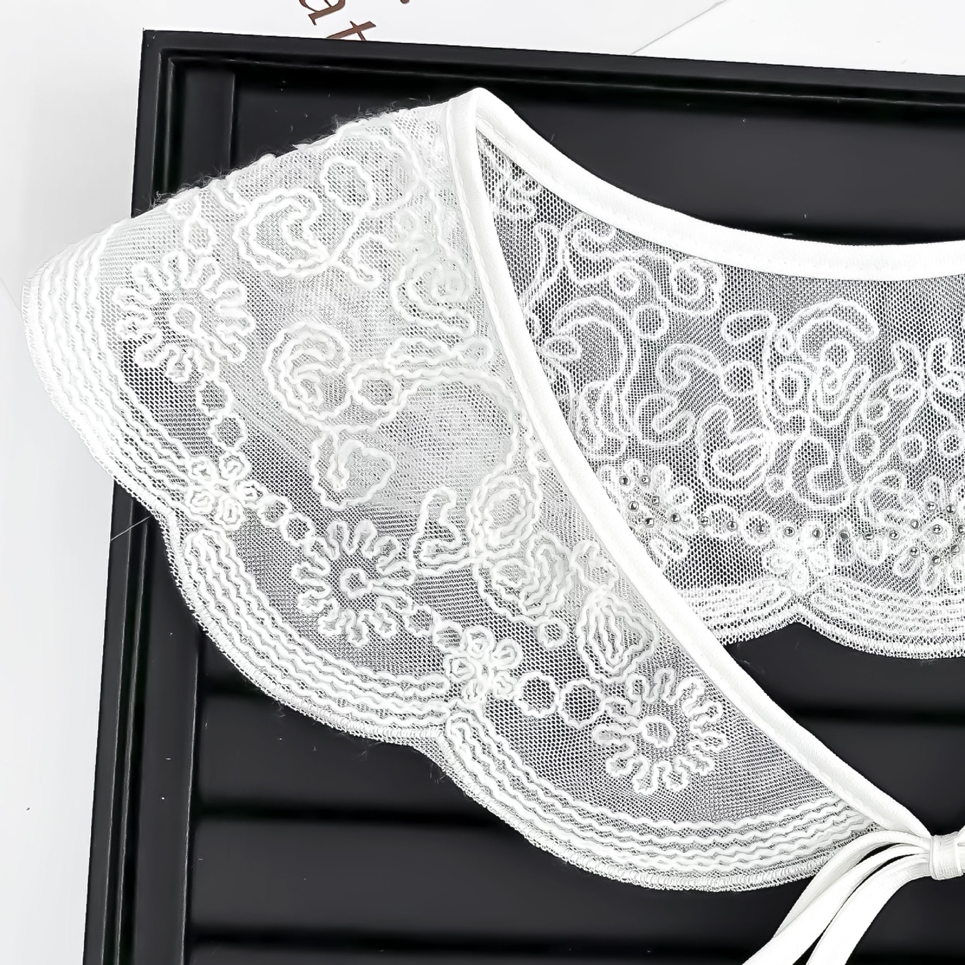 Dolce cuello de encaje blanco con grapas exquisitas con lazos, chaqueta de verano delgada, diseño de falda sin mangas image 3