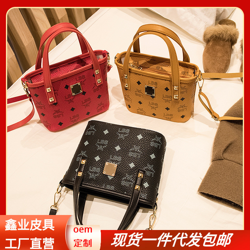 Guangzhou Small Bag 2023 New Bucket Bag Women's Fashion Printed Handbag Retro Casual Shoulder Crossbody Bag Guangzhou Small Bag 2023 New Bucket Bag Women's Fashion Printed Handbag Retro Casual Shoulder Crossbody Bag