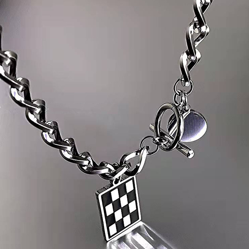 Korean hiphop Tbutton necklace female plaid titanium steel collarbone chainpicture4
