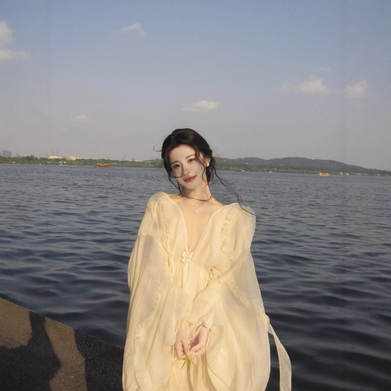 Early Autumn 2025 New Hand-Crocheted Starfish Decorative Elegant Ribbon Backless Fairy Dress Fashionable Holiday Long Dress