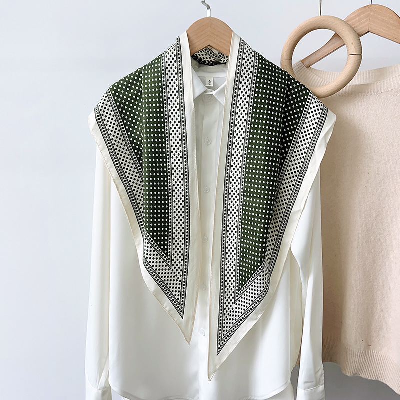 2025 nuevo estilo verano todo-fósforo cintura a juego camisa traje de mezclilla chal seda de sarga toalla triangular de moda fresca