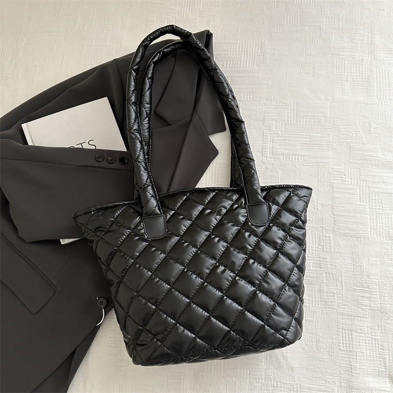 Bolsa de mujer, nueva bolsa de brazo, textura extranjera, bolsa de viaje, bolsa de gran capacidad, invierno 2024 nueva mujer