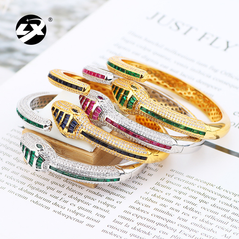 Fashionable bracelet with zircon