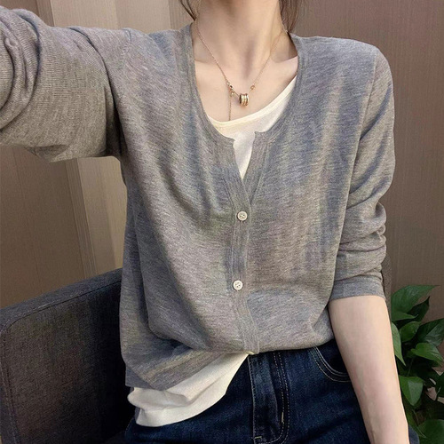 Fake two-piece V-neck sweater for women's autumn new loose slimming shirt, long-sleeved pullover, bottoming shirt