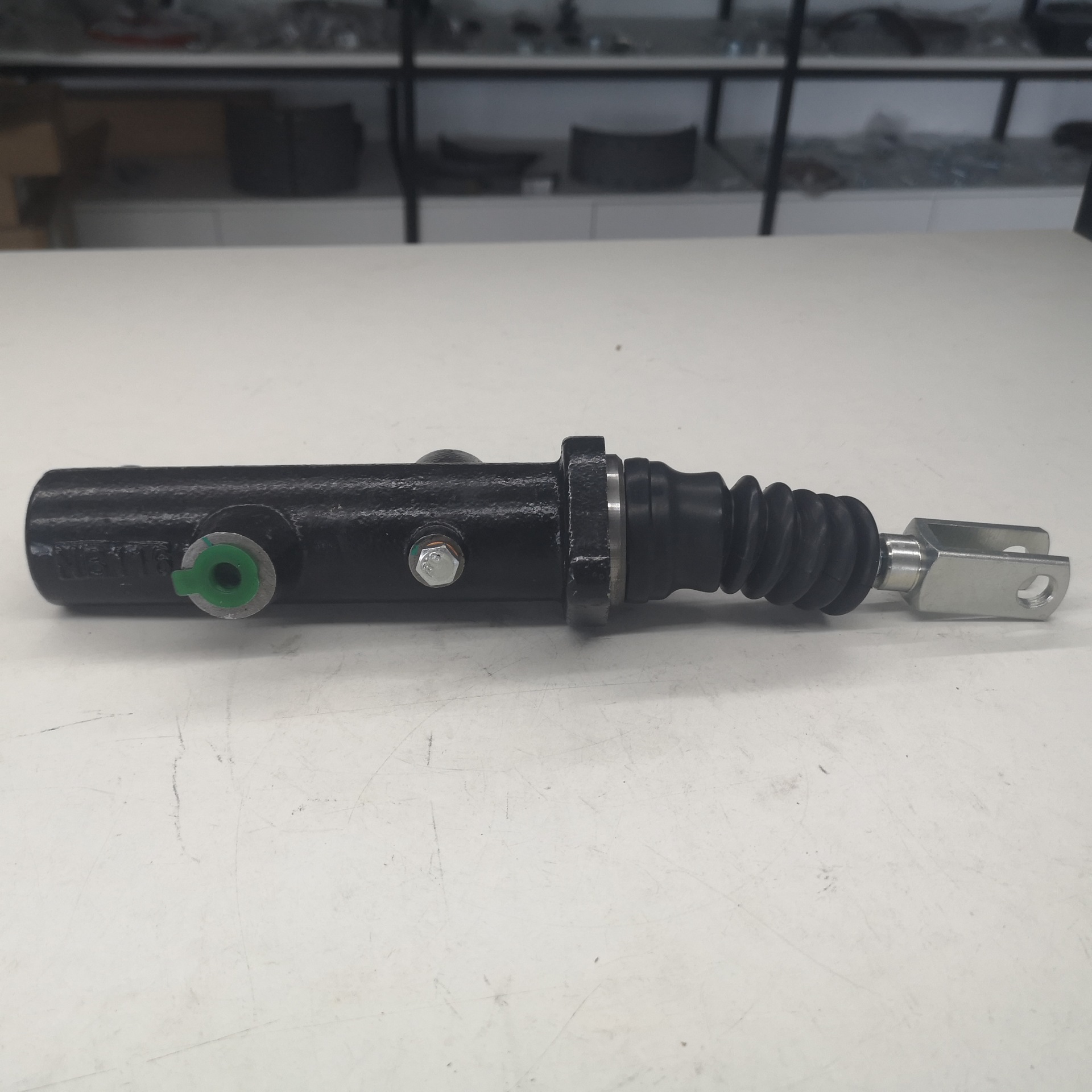 Suitable for New Holland Agricultural Machinery Engineering Vehicle Brake Master Cylinder 85805257 48151473 Brake Master Cylinder