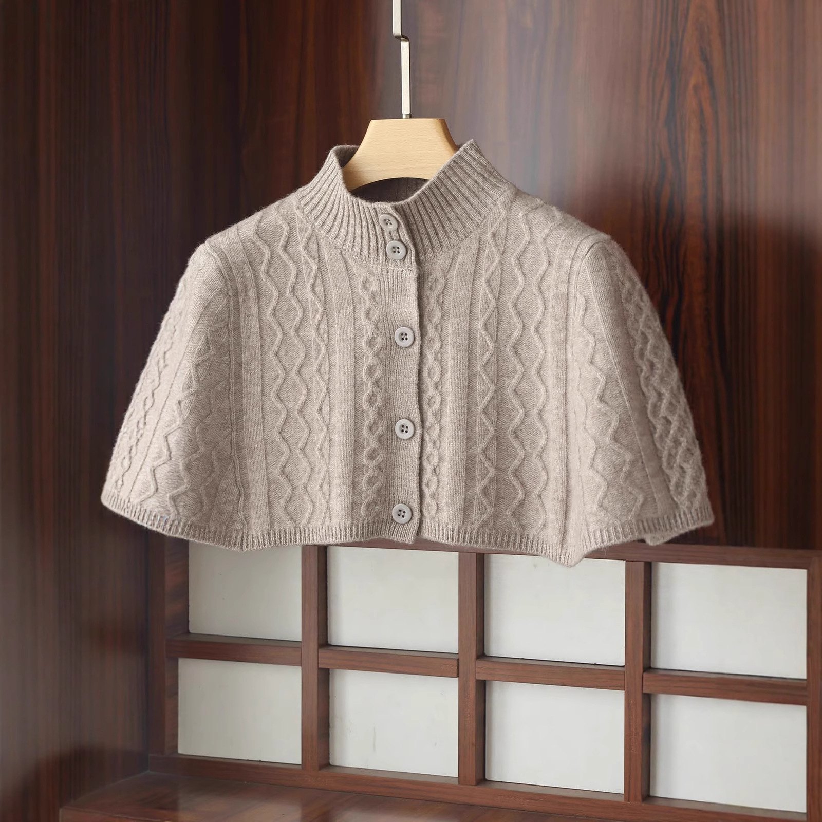 100%纯羊毛绞花五扣披肩女秋冬通勤约会小香风外套厂家直供可批发