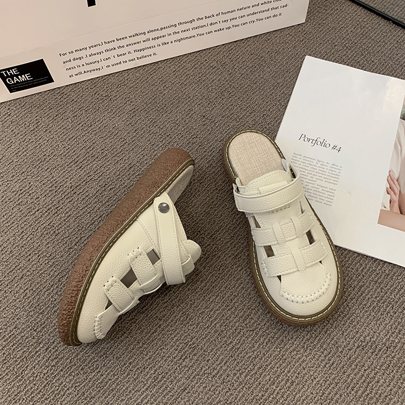 Sandalias Baotou para mujer 2025 nuevos zapatos con agujeros exteriores de verano dos medias zapatillas de suela gruesa zapatos romanos de playa