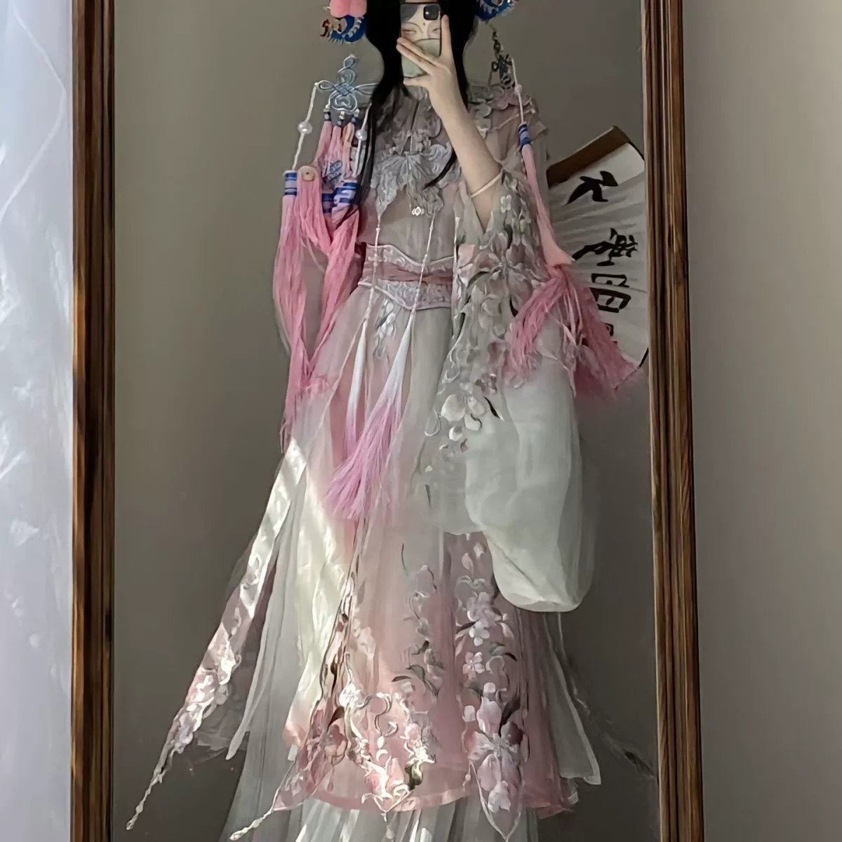 2024 Новый осенний стиль знает, является ли Hanfu женская тяжелая промышленная вышивка с большими рукавами