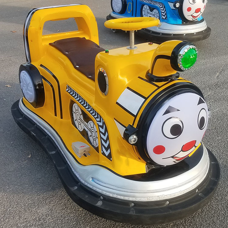 Vehículo todoterreno al aire libre para niños karting eléctrico mayorista para dos personas puede sentarse en línea cuadrada popularidad de los fabricantes de automóviles de choque