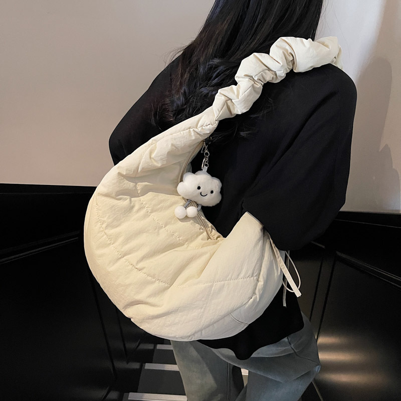 秋冬超火棉服包包斜挎包女2025新款百搭休闲托特包大容量通勤上班|undefined