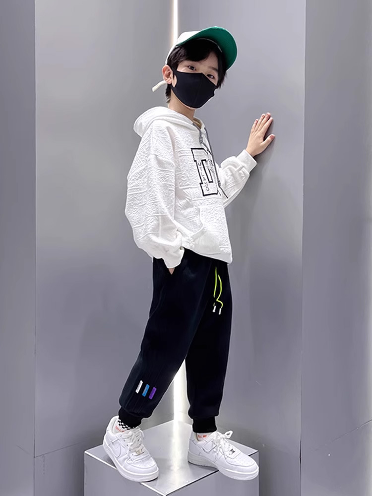 男の子用スポーツパンツ、中高生向け春秋用パンツ、子供用おしゃれでかっこいい裏起毛スウェットパンツ、男の子用ゆったり長ズボン