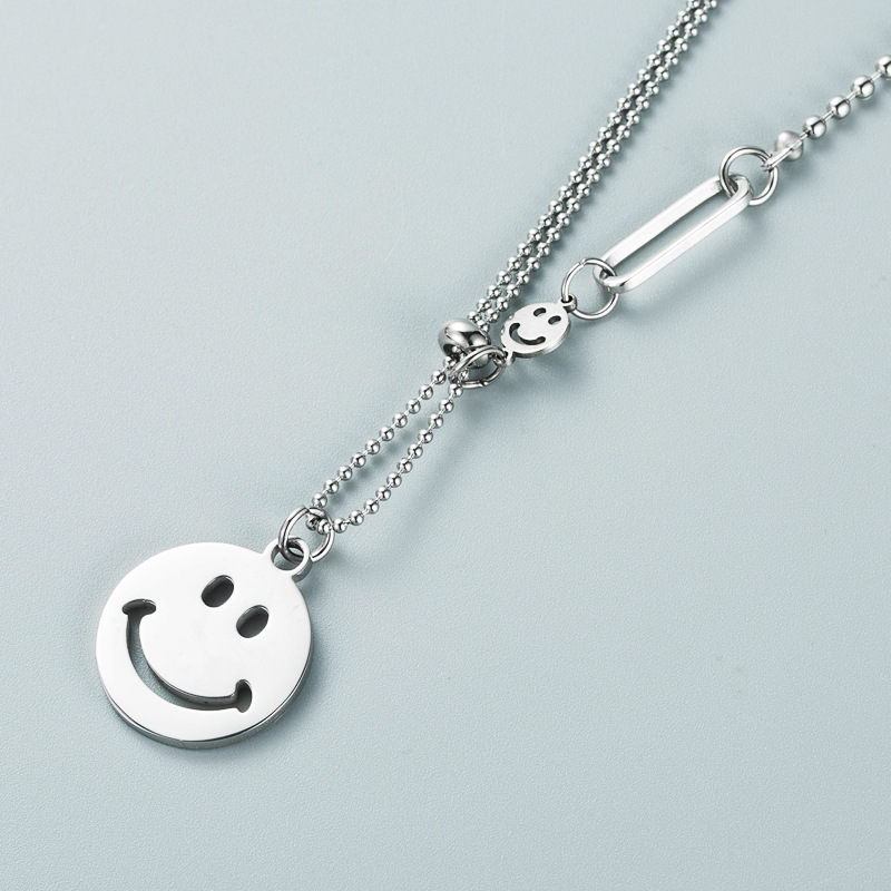 New Smiley Face Expression Titanium Steel Pendant Necklace Fashion Trend Clavicle Chain display picture 4