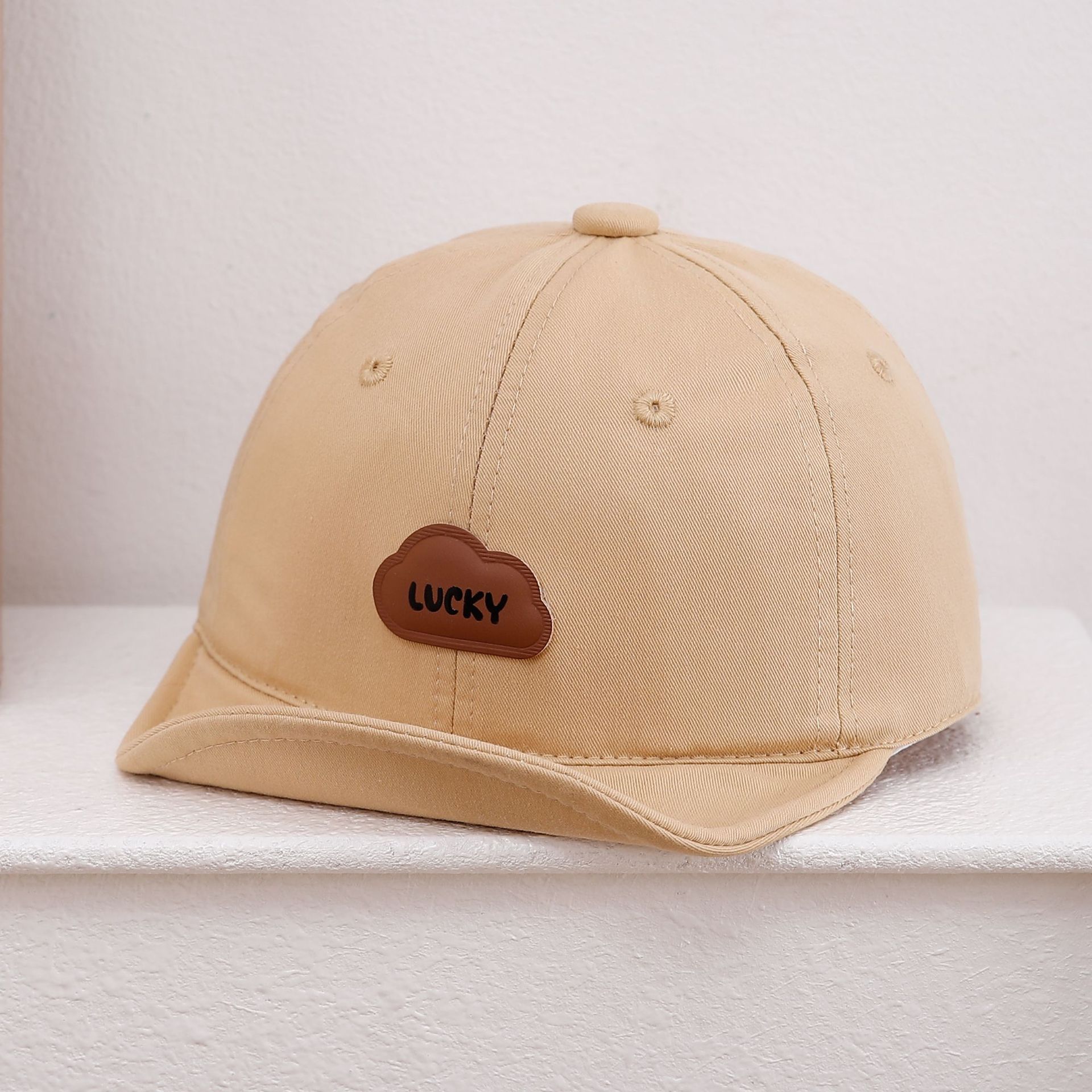 Sombrero de bebé primavera y otoño sombrero de béisbol masculino sombrero de protección solar sombrero deportivo sombrero de brida suave para niños adorable marea súper lindo