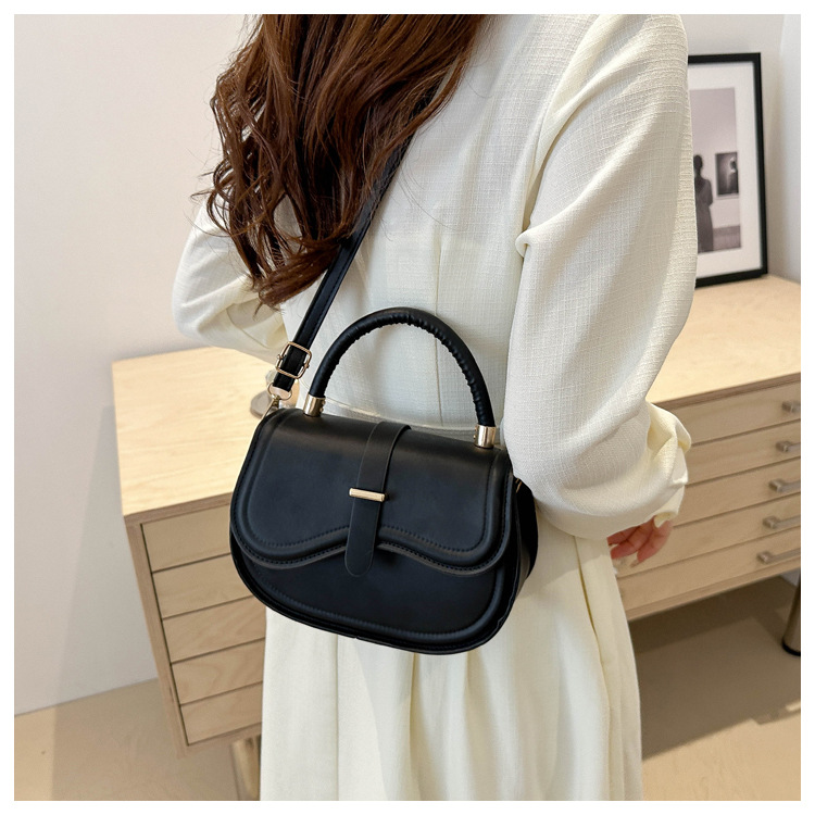 Einfache lässige 2024 neue modische und stilvolle einzelne Schulter Crossbody koreanische Version vielseitige kleine quadratische Tasche für_voghion.com