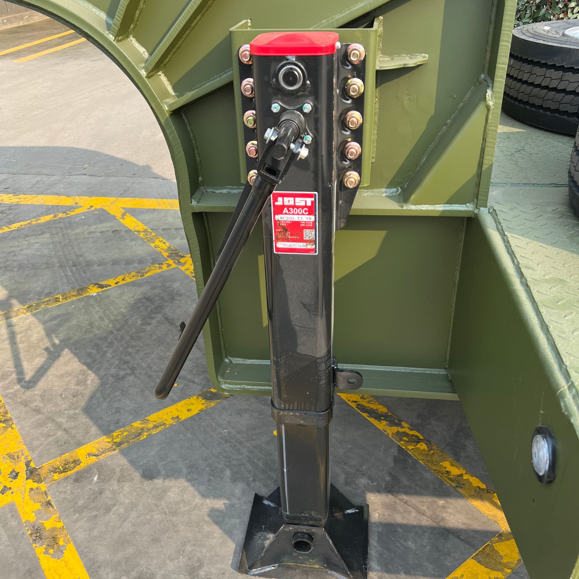 Specializing in the Production and Supply of Export Special Vehicles and Heavy-Duty Low-Bed Semi-Trailers for the Transportation of Heavy-Duty Engineering Machinery