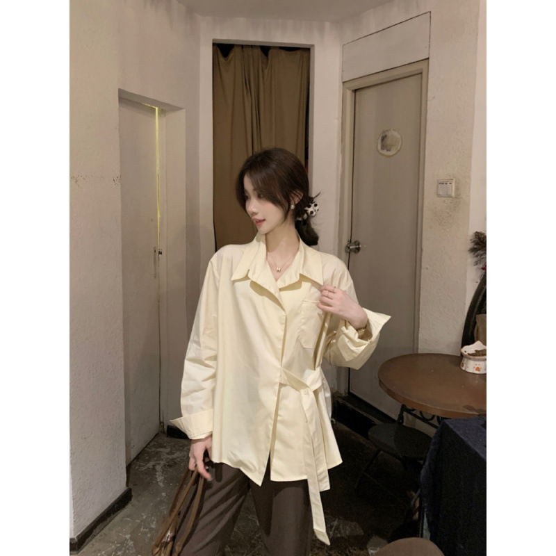 Design solid color retro shirt for leisure