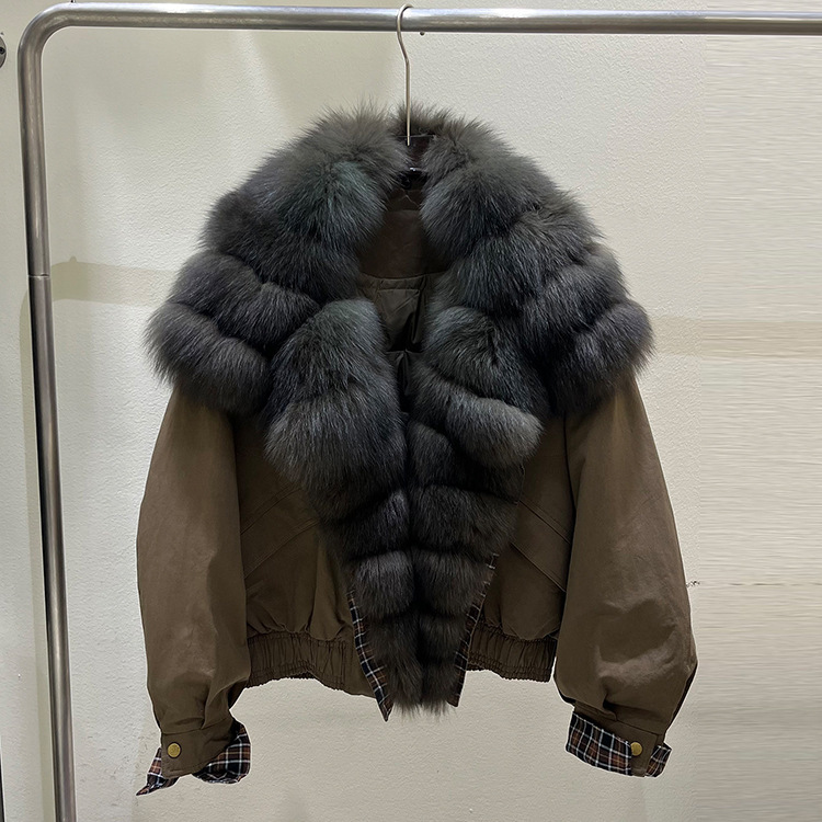 2026 Winter New Luxury Fox Fur Collar Down Jacket Women's Short Loose Thickened Warm Parka Coat