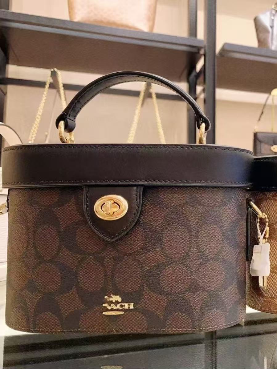 Cosmetic box presbyopia black "free airplane gift box + gift bag"