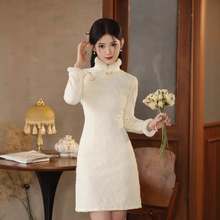 С�������۶̿�Ů���b�L��ӽq���L�����@�ݸ�����Ů���p������ȹ