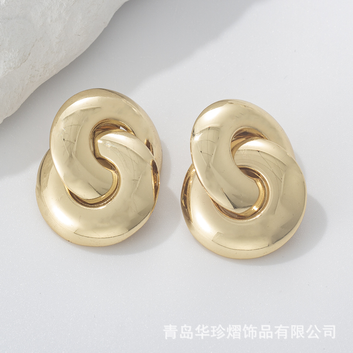 Qingdao jewelry factory fashionable exquisite elegant earrings non-fading geometric high-grade electroplated 18K gold earrings for women