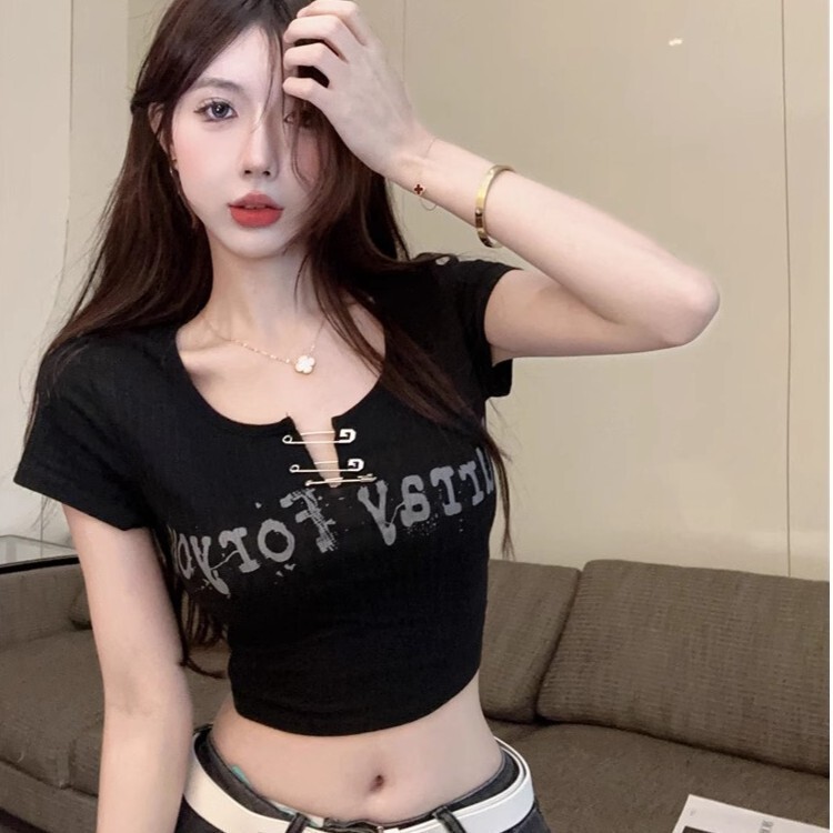 Short V-neck Spice Girl Unique Pin Short-sleeved T-shirt Women's American-style Navel Pure Hollow Tight Top Short V-neck Spice Girl Unique Pin Short-sleeved T-shirt Women's American-style Navel Pure Hollow Tight Top