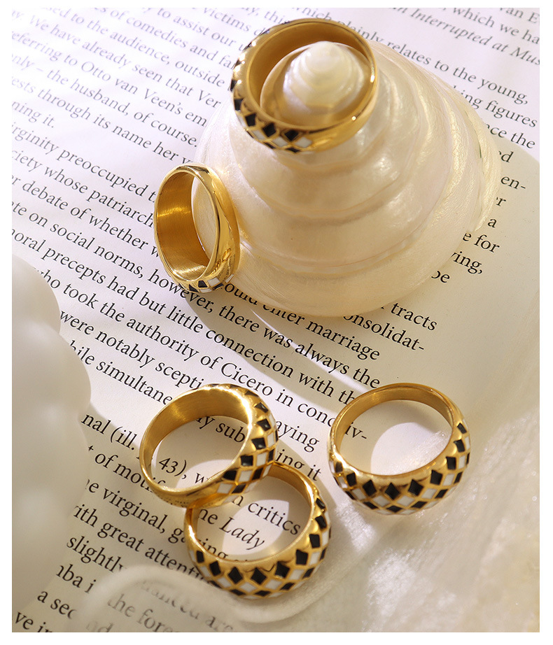 fashion diamond-shaped dripping oil black and white chessboard stainless steel ring