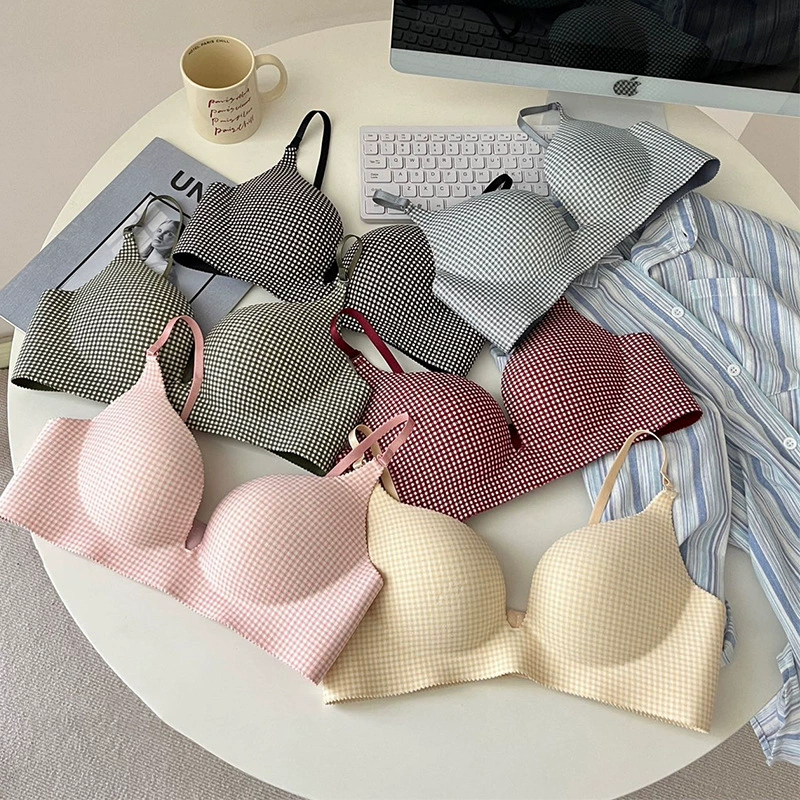 Трансграничная Юго-Восточная Азия Сладкая и без следов тонкая бра-небольшая грудь утолщена, чтобы собрать девичье нижнее белье без стального кольца