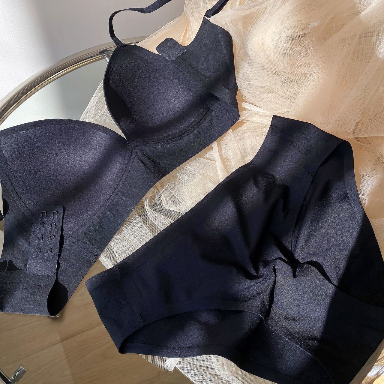 6858 jalea suave y cómoda taza delgada ropa interior inalámbrica ajustada de las mujeres soporte superior inalámbrico sujetador trasero transpirable