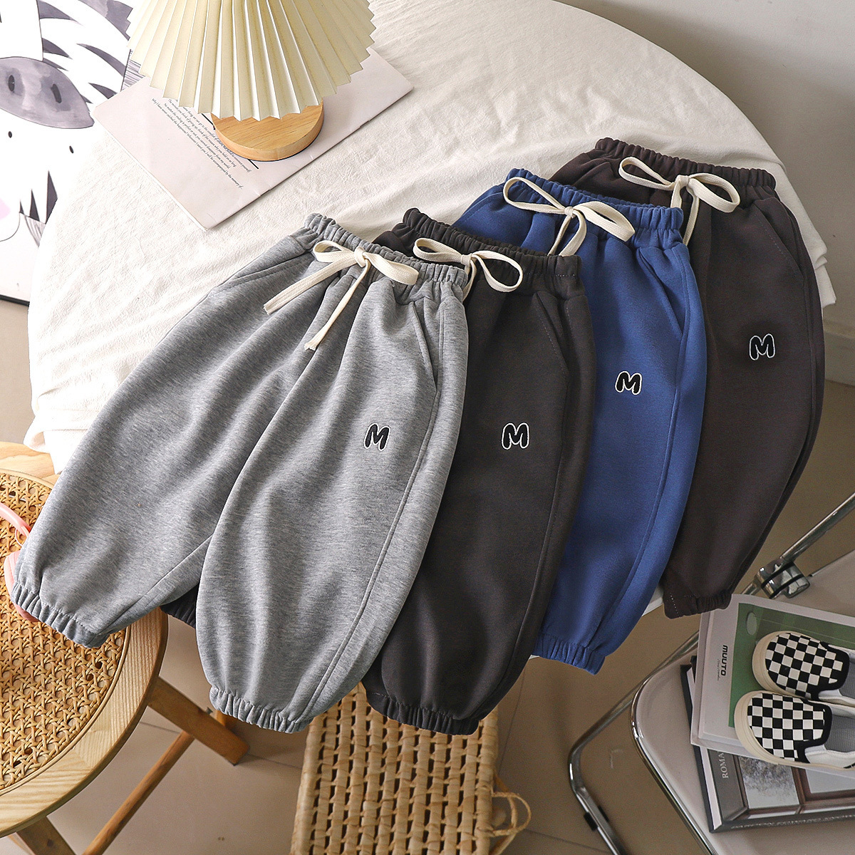 Children's sports pants, 2025 spring and autumn new style, boys' and girls' casual pants, letter embroidery, stylish and versatile sweatpants, long pants