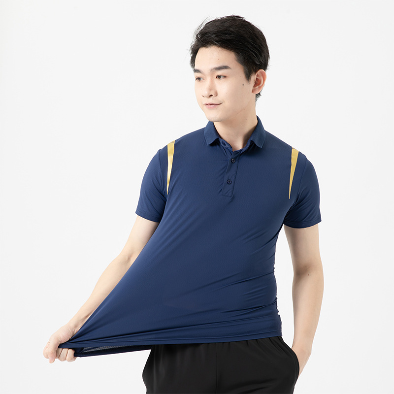 네이비 블루 남성 모델