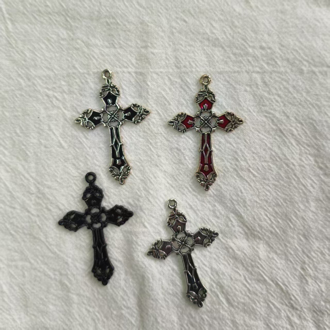 【特价包邮9】饰品配件复古古银古藤花纹十字男款项饰挂件批发