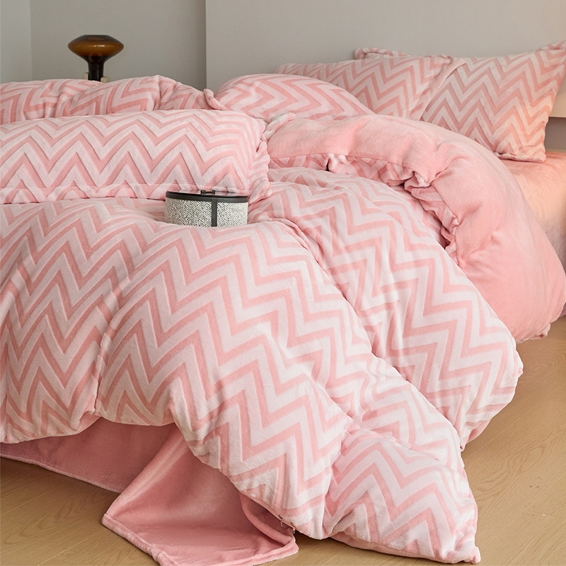 Cuatro piezas de cubierta de edredón tallado invierno más seda de coral de leche sábanas de edredón cama de cama de cama caliente