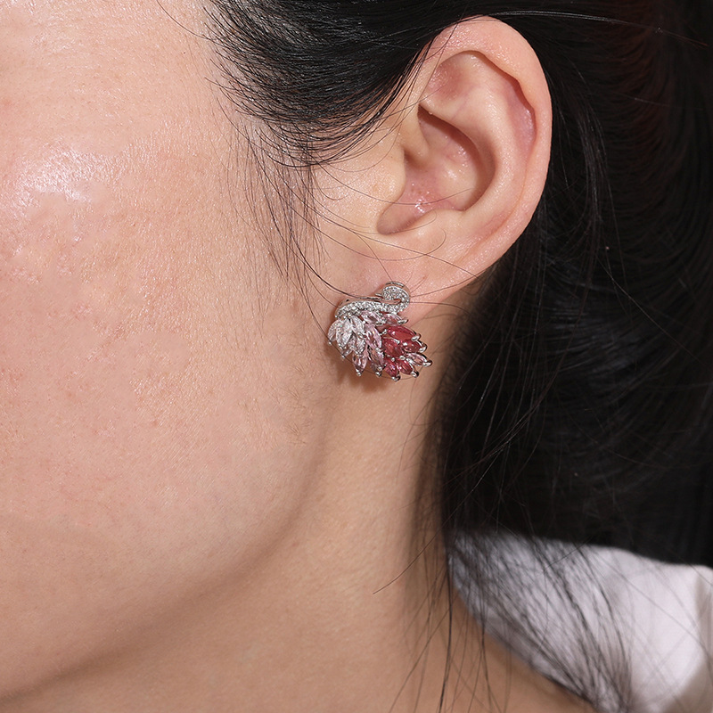 [Real gold plating] S925 Silver needle the republic of korea lovely swan Pink Gradient zircon Ear Studs Earrings female