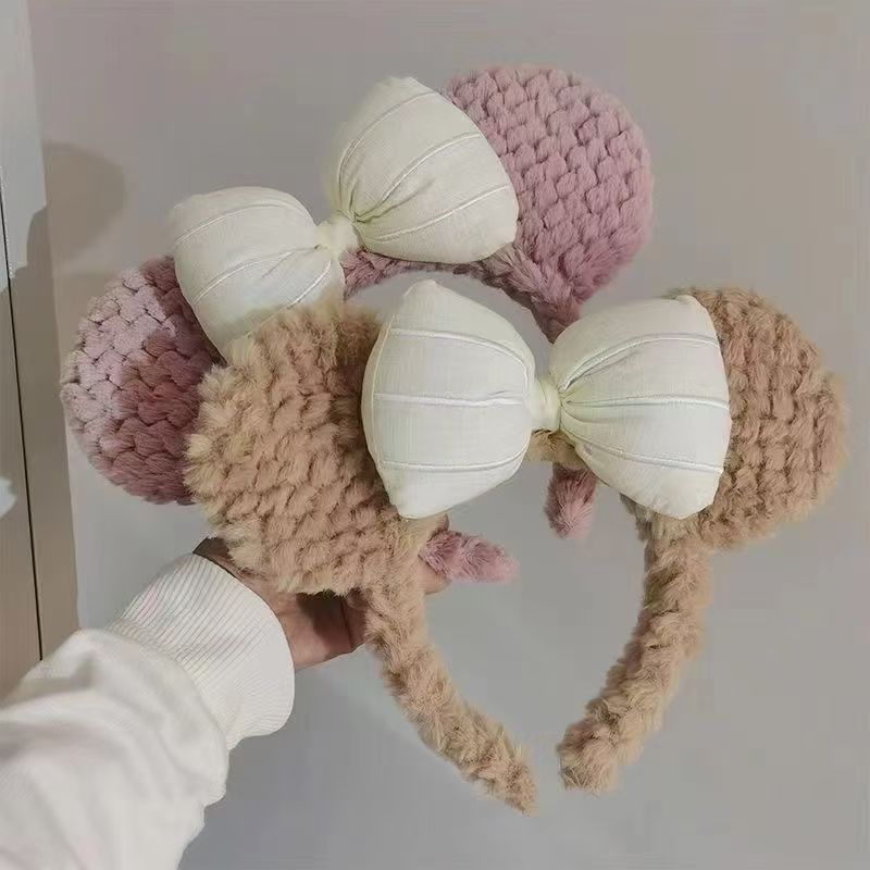 Cartoon headband with bow