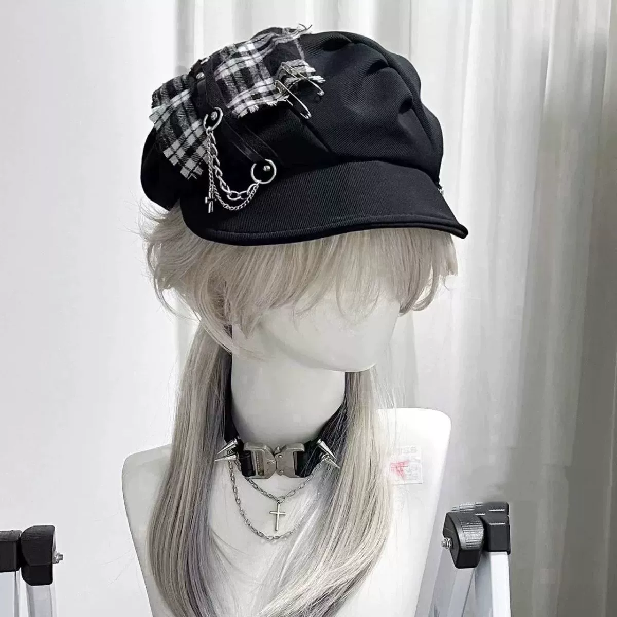 Black checkered beret, punk style, 2 carat