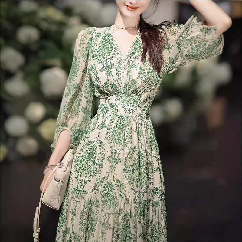 Mori Style Printed Floral Print Chiffon dress Women's New Super Fairy Elegant High-end Tight Waist Slimming V-neck Long Skirt Mori Style Printed Floral Print Chiffon dress Women's New Super Fairy Elegant High-end Tight Waist Slimming V-neck Long Skirt