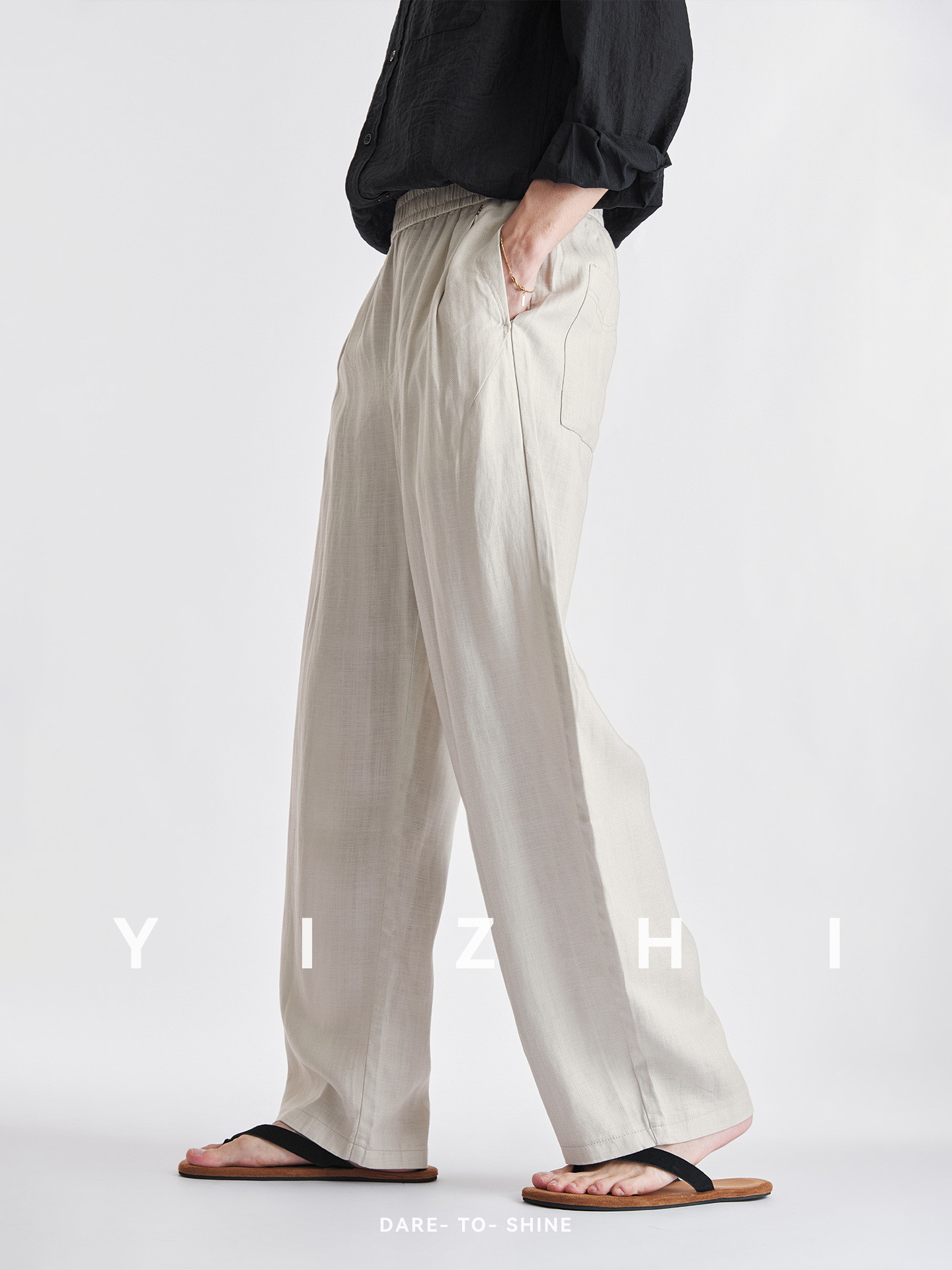 Chất liệu Vải linen (lanh) pha, mỏng nhẹ, thoáng mát