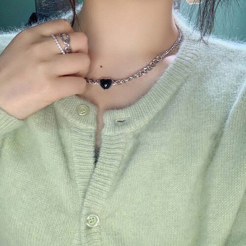 Black Heart Stainless Steel Necklace for Women, European and American Geometric Metal Clavicle Chain, Cool Style Choker Chain, Personality Punk Accessory