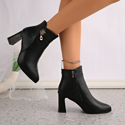 Pointed-toe side-zip high-heeled fashion boots, winter new arrival, elegant plus-size chunky-heel Martin boots for women.