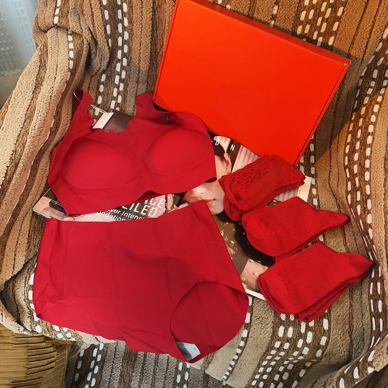 New Year red gift box! Wedding Bride's Happy Year Red One-piece Bra Underwear Without Steel Rings