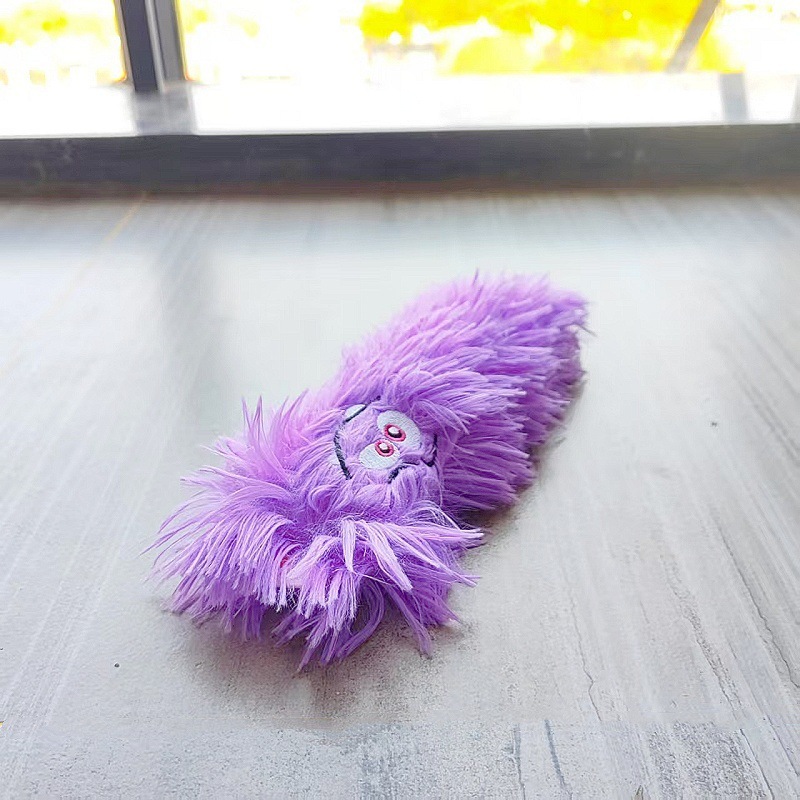 新しいタイプの猫のおもちゃの小さい怪獣は抱っこして音を立てます。|undefined