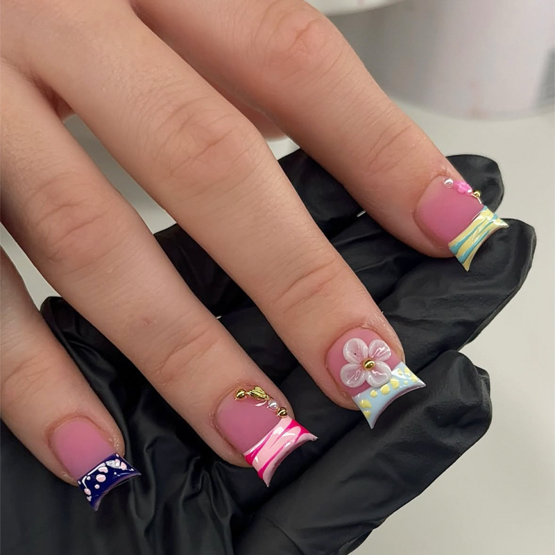 30 pieces of cross-border French-style 3D press-on nails, fashionable and elegant, detachable and reusable, wholesale of finished nail art products