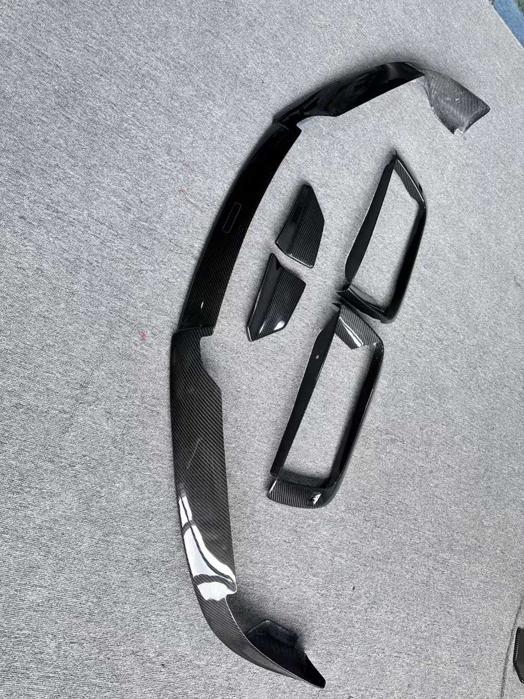 Suitable for Porsche 911 992 Turbo S, dry carbon fiber kit, high-quality and high-hardness dry carbon fiber set