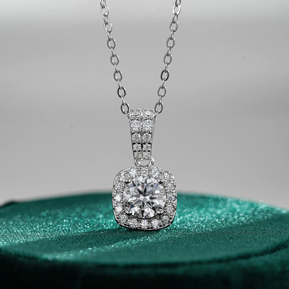 Pendant, classic necklace, accessory, silver 925 sample, 1 carat