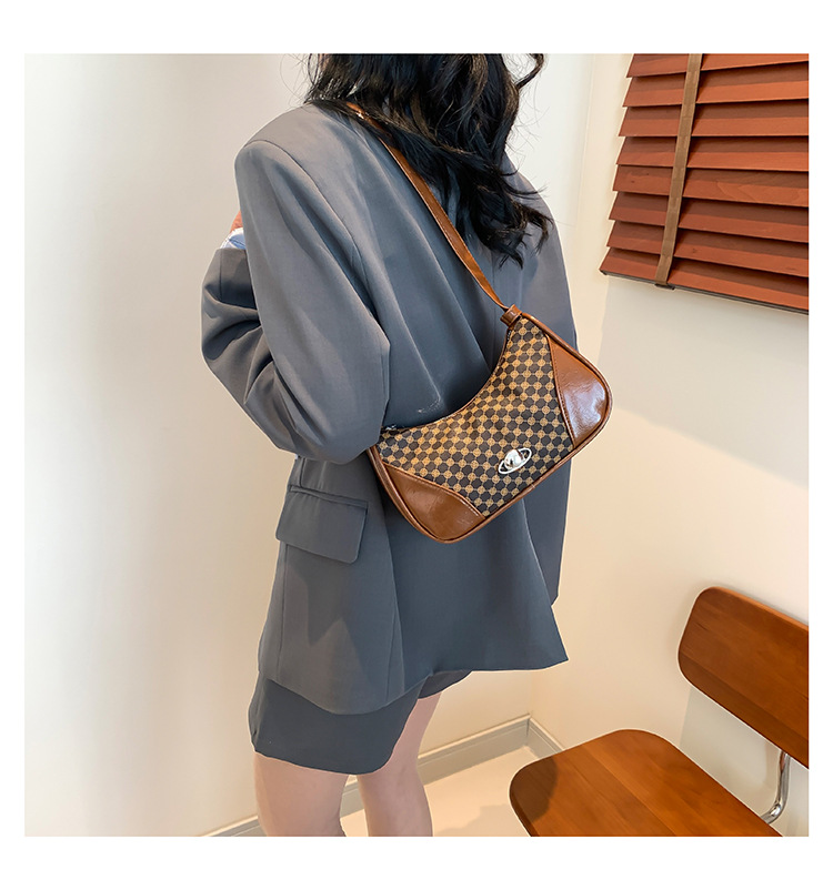 Women's Medium Pu Leather Plaid Streetwear Sewing Thread Square Zipper Underarm Bag display picture 3